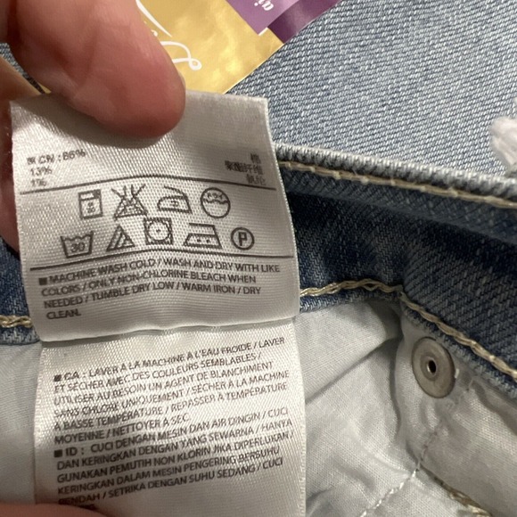 Old Navy Women's Size 14R Distressed Denim Jeans - Picture 6 of 7